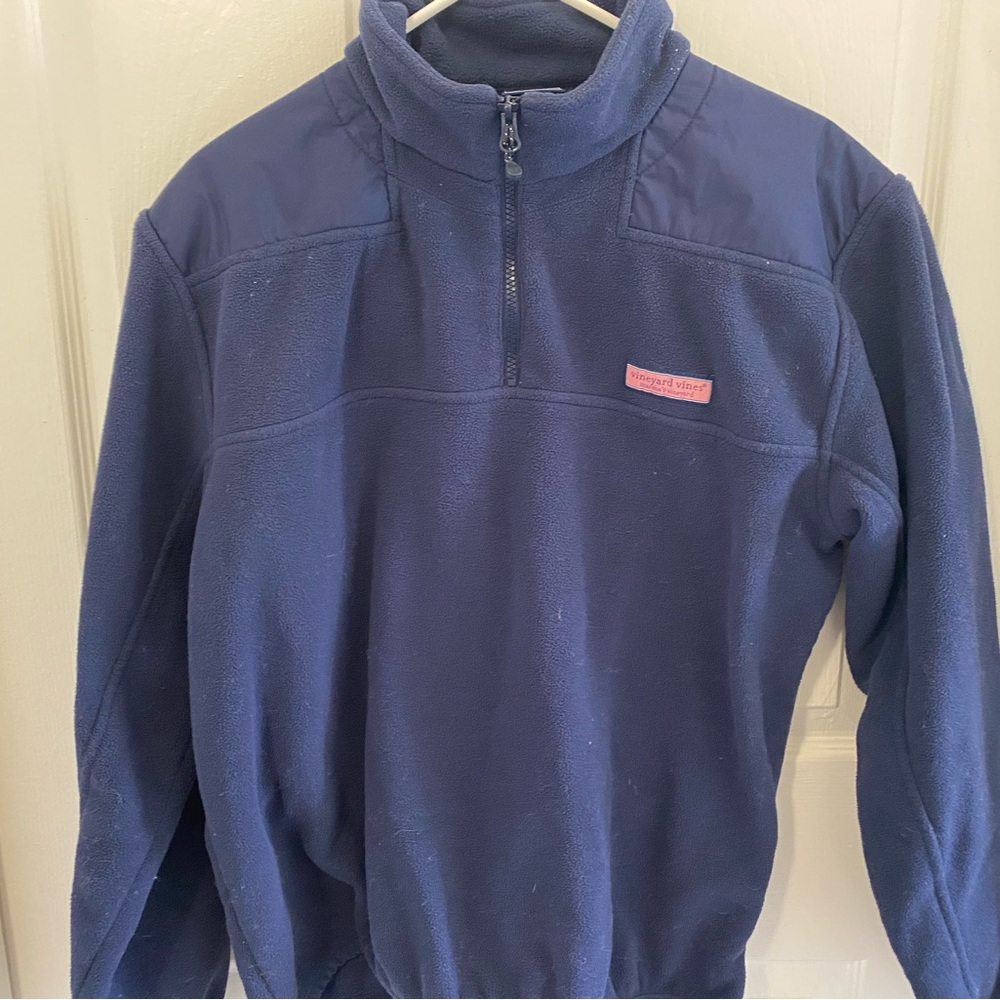 Vineyard Vines jacket. In great condition. Unisex medium